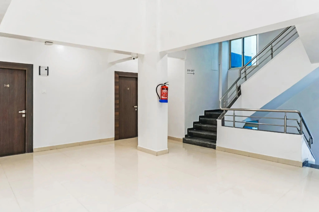 SilverKey Executive Stays 77140 Vishrantwadi