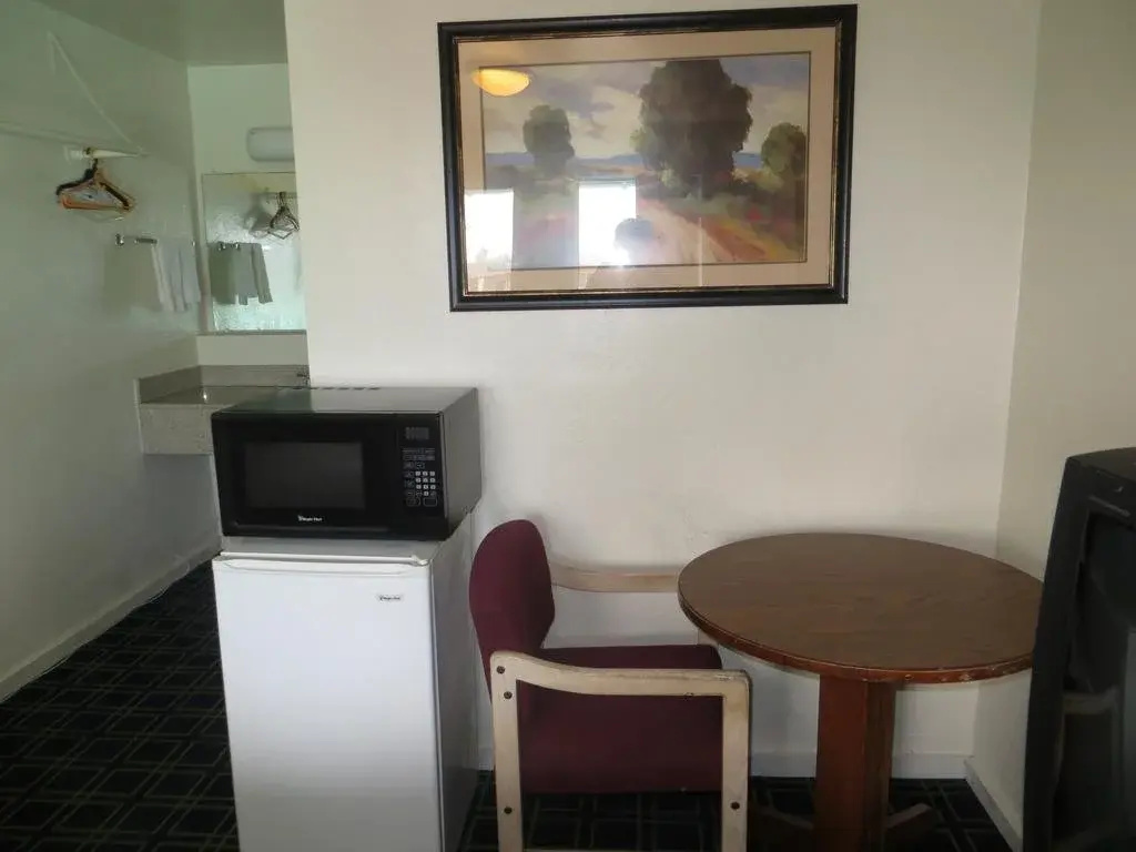 Big Six Motel