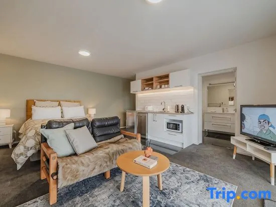Ohana Hillside Haven - Serene Getaway 4BR