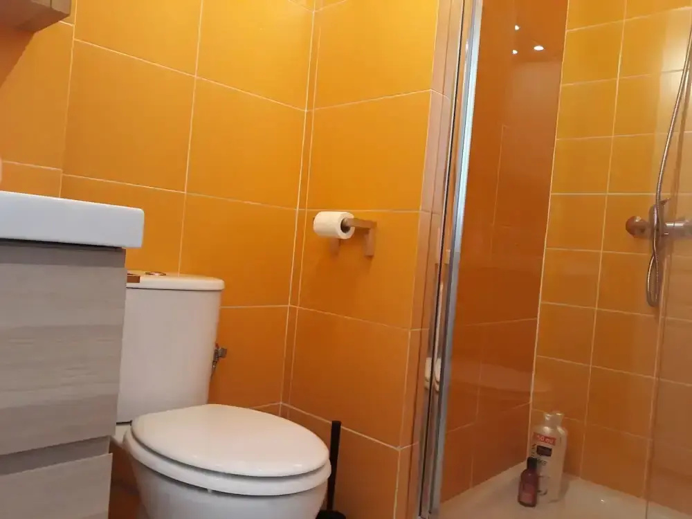 Bonito Apartamento con Solarium en Alameda Hab 201