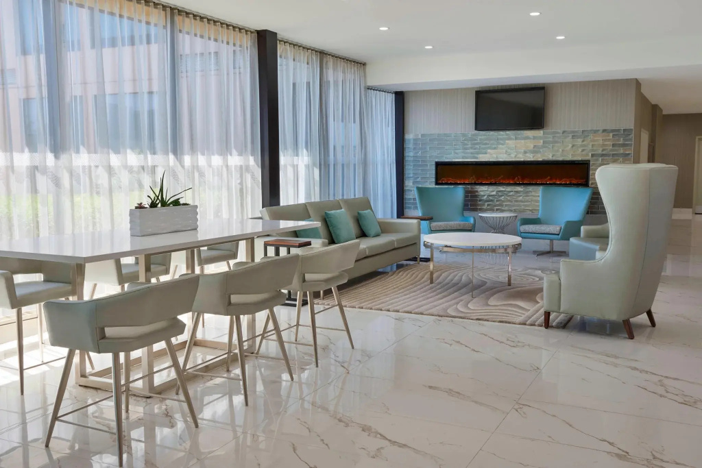 Four Points by Sheraton Toronto Airport