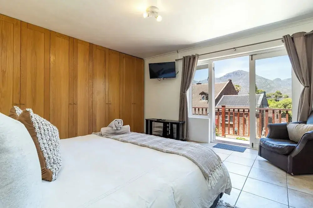 Room in Guest Room - Garden Cottage, Houtbay, Cape Town, South Africa