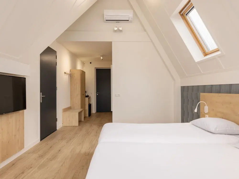 Comfortable Hotel Room in Center of Volendam