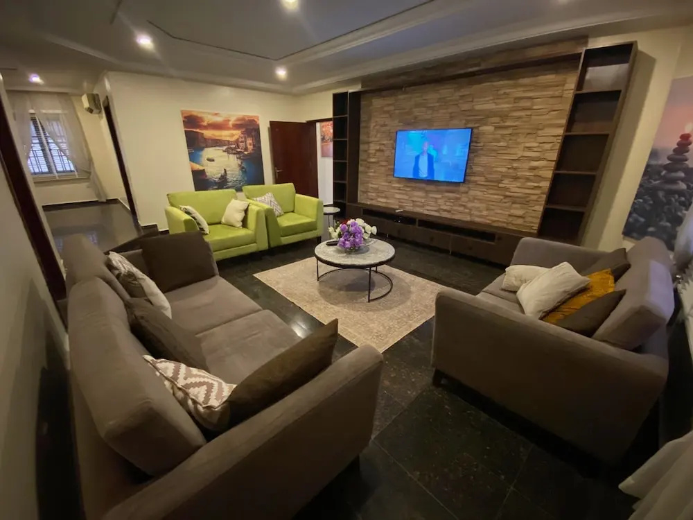 Tenny's Place Apartments Jabi
