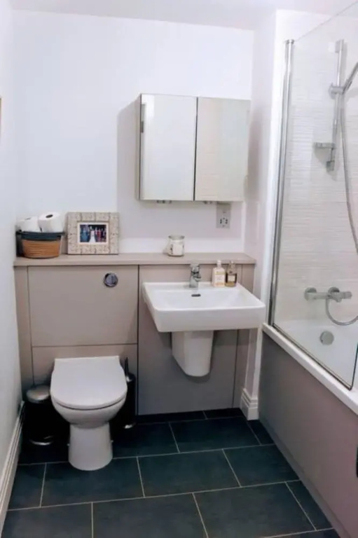 1 Bedroom Apartment With Free Parking Sleeps 2 in City Centre