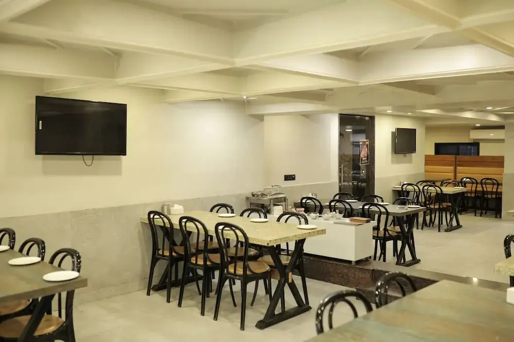 Hotel Signature, Nagpur