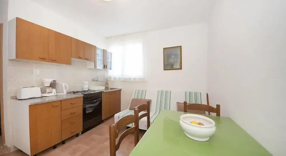 Apartments Mira