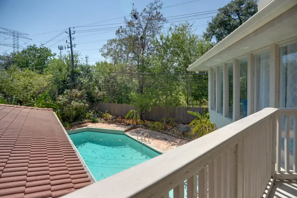 Poolside Oasis Near Medical Center & NRG Stadium!