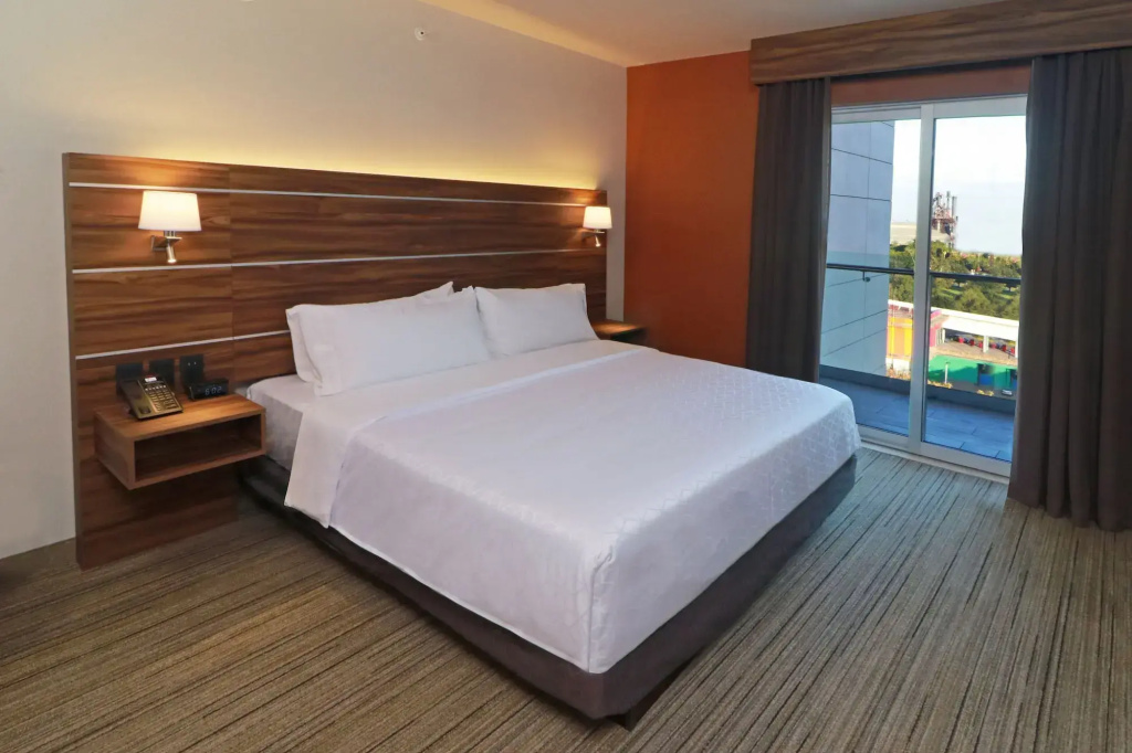 Holiday Inn Express - Monterrey - Fundidora by IHG
