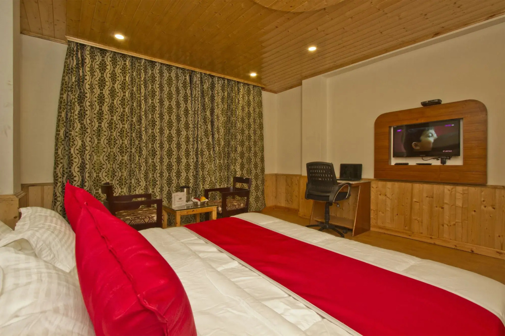 Sarthak Regency by M K Hospitality,Rangri, Manali,HP,Just 1 kms from Volvo parking