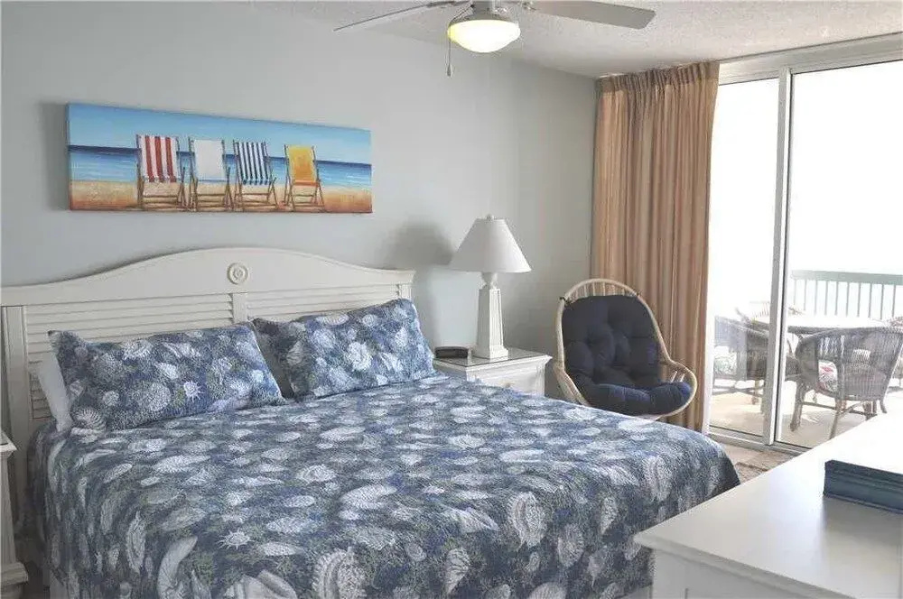Ashworth 805 - 4 Br condo by RedAwning