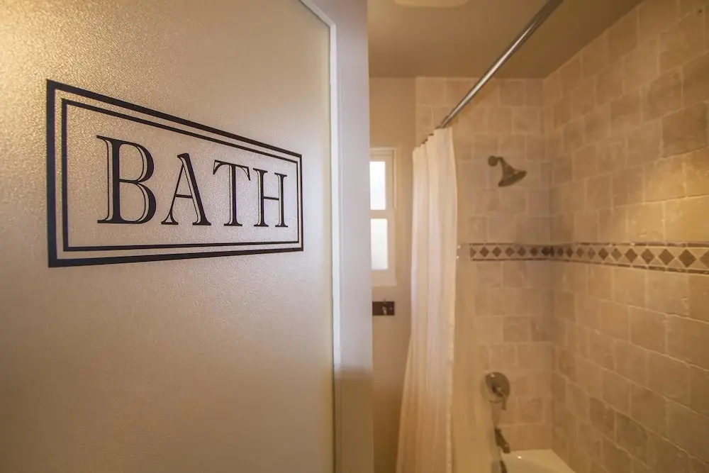 Charming Kismet Cottage! Aquarium Passes Included