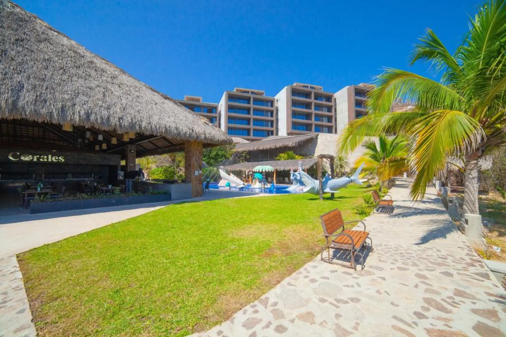 Coral Blue Huatulco All Inclusive