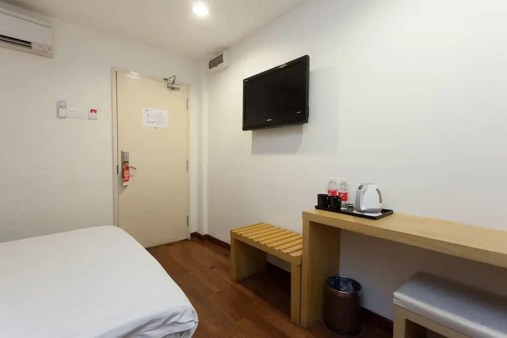 ZEN Rooms Opposite YMCA