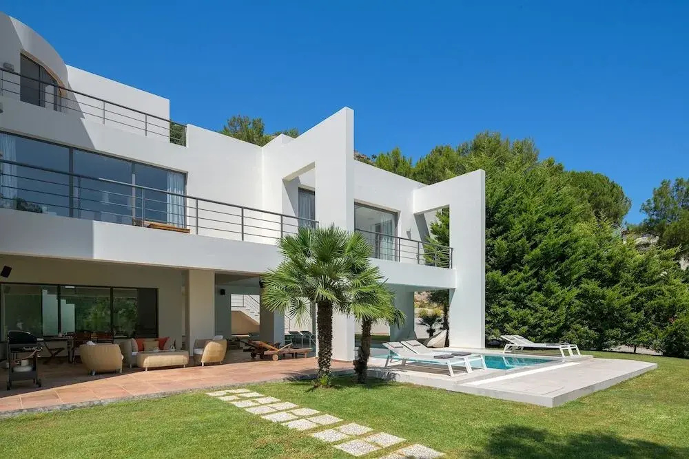 Ixian Hilltop Villa