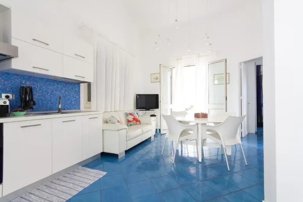3 bedrooms appartement at Piano di Trappeto 1 m away from the beach with sea view furnished terrace and wifi