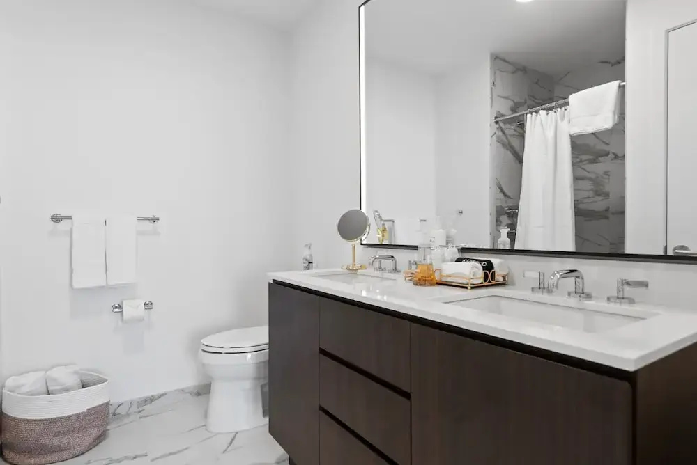 Panoramic Lake Views Premier Amenities for Groups