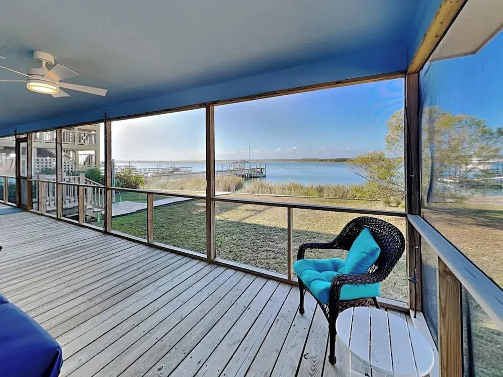Whitaker Sea La Vie