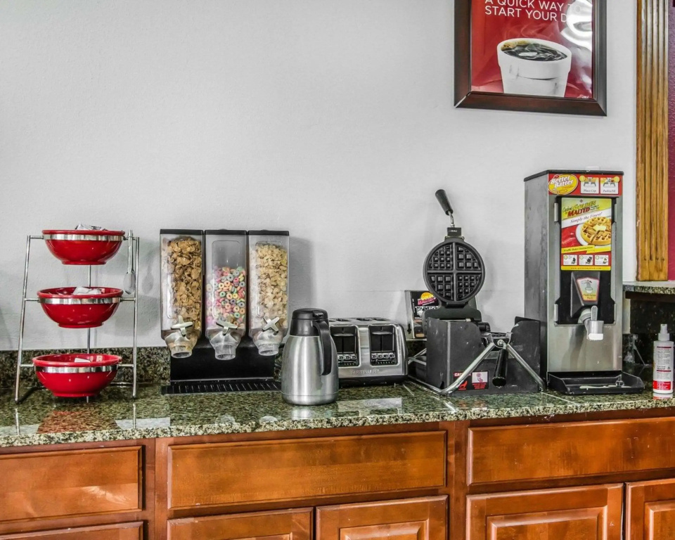 Econo Lodge Inn & Suites Enterprise