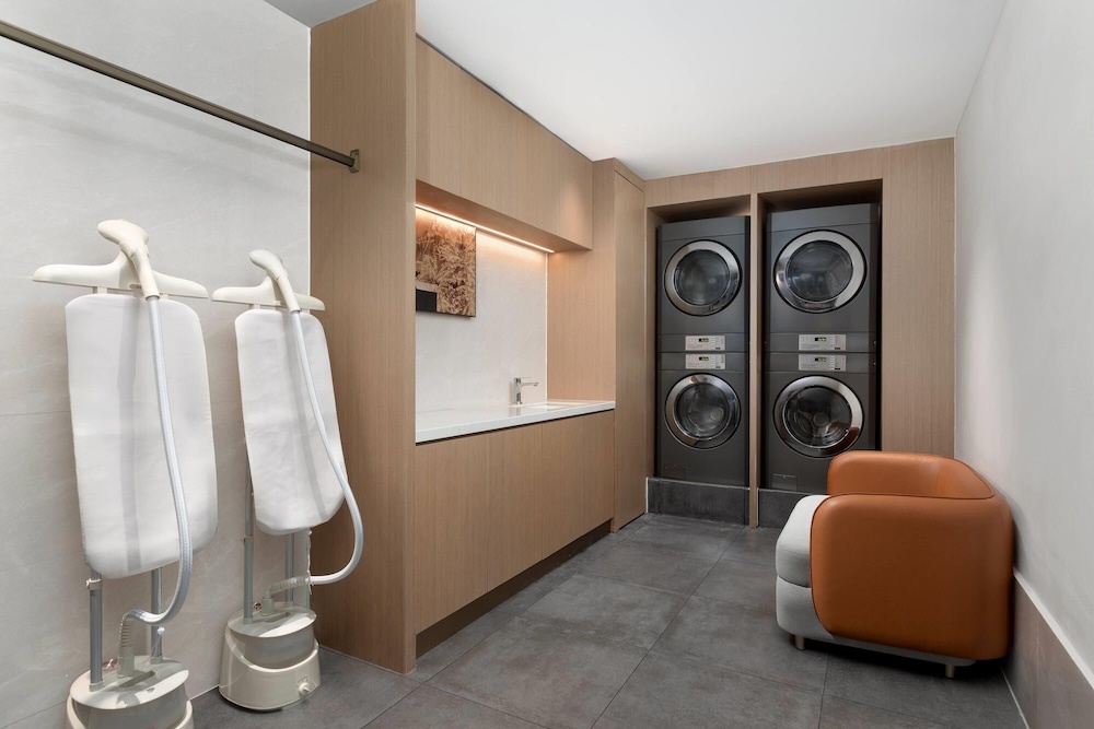 Days Hotel By Wyndham Leshan Downtown