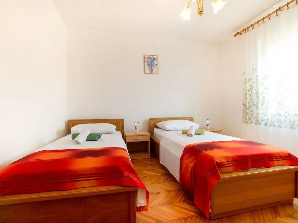 Modern, new Apartment With Private Terrace, Garden With Bbq, Near the sea