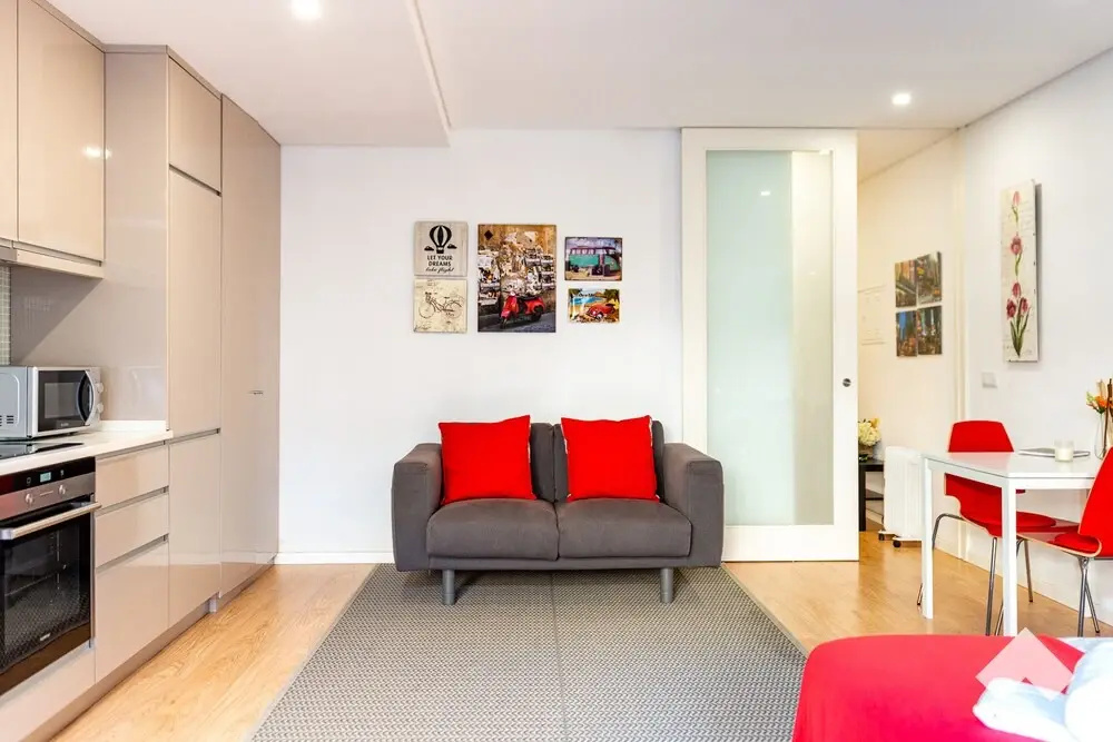 Bianc1 · Light-Filled Apartment With Garden Downtown