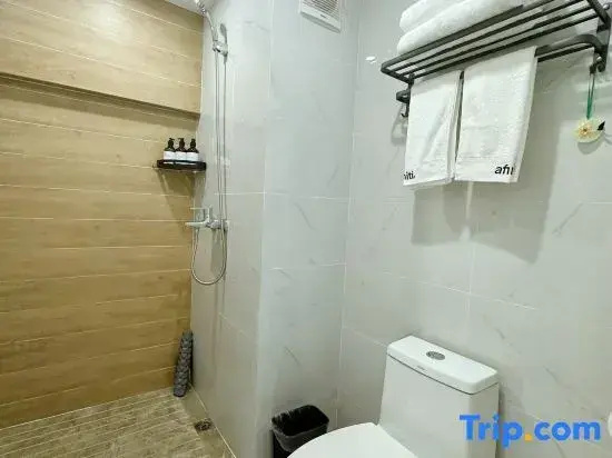 Huanzhu·Xiaoban Seaview Apartment (Haikouwan Poly Branch)
