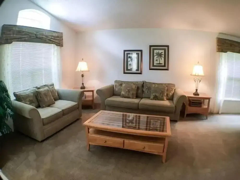 South Facing Pool Great For Families! 4 Bedroom Home by RedAwning