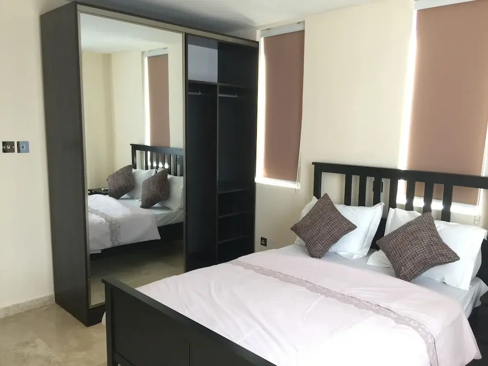 Euneva Court Townhouses - Bentley Place
