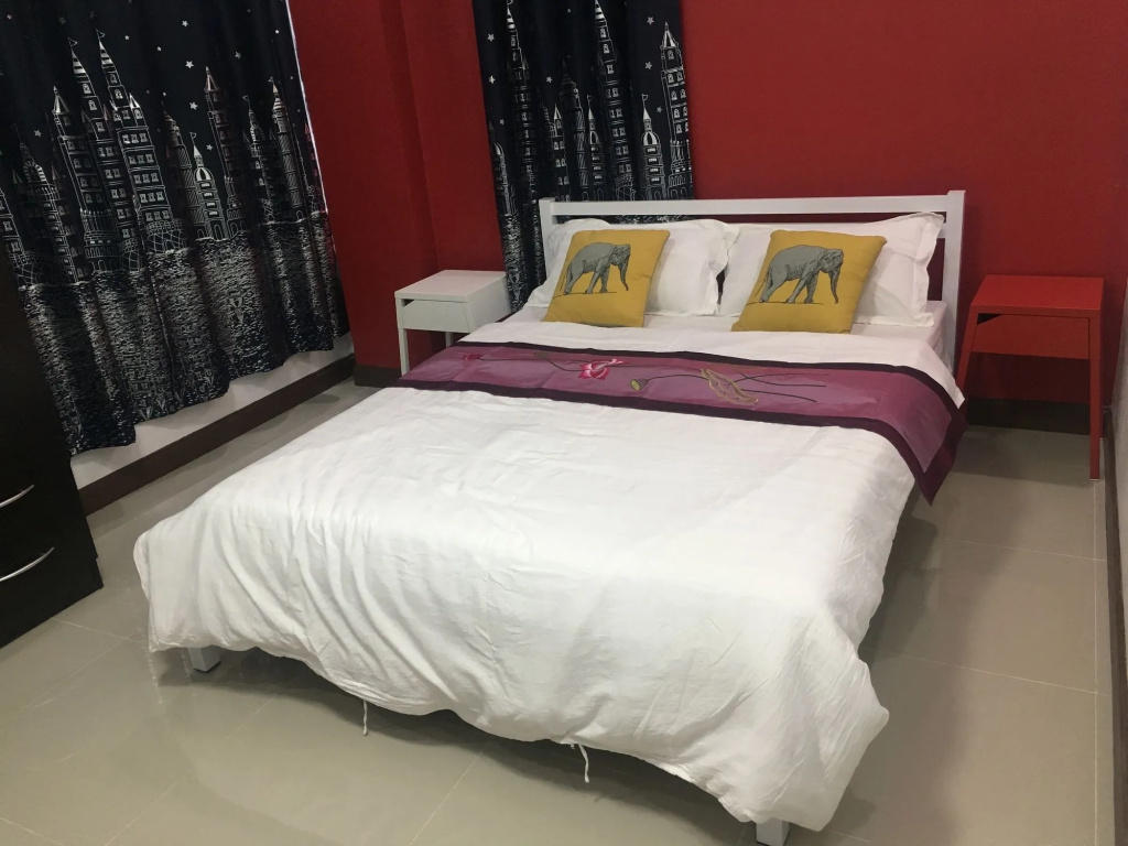 5 Chang Palace Hotel