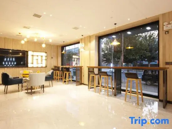 Rongjing Hotel (Rongcheng Baiyangdian High-speed Railway Station Branch)