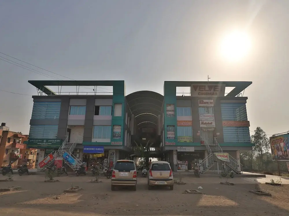 OYO 11867 Hotel Nilkanth Inn