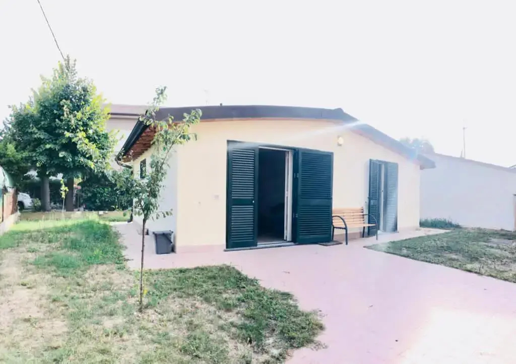 The Green Gate - Airport Guest House