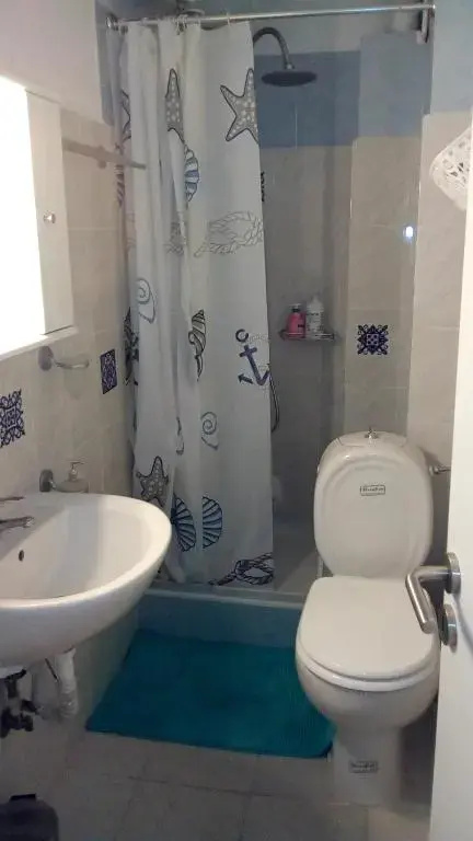 Small apartment 10 min (walk) from Piraeus port