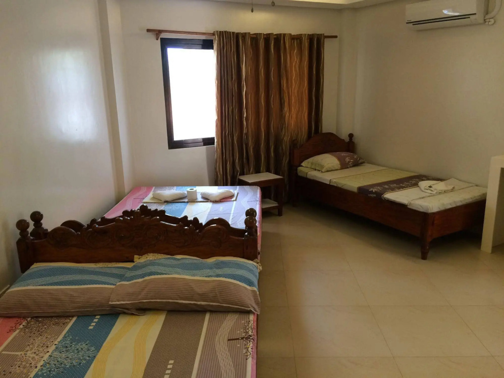 Rovic'S Tourist Hotel