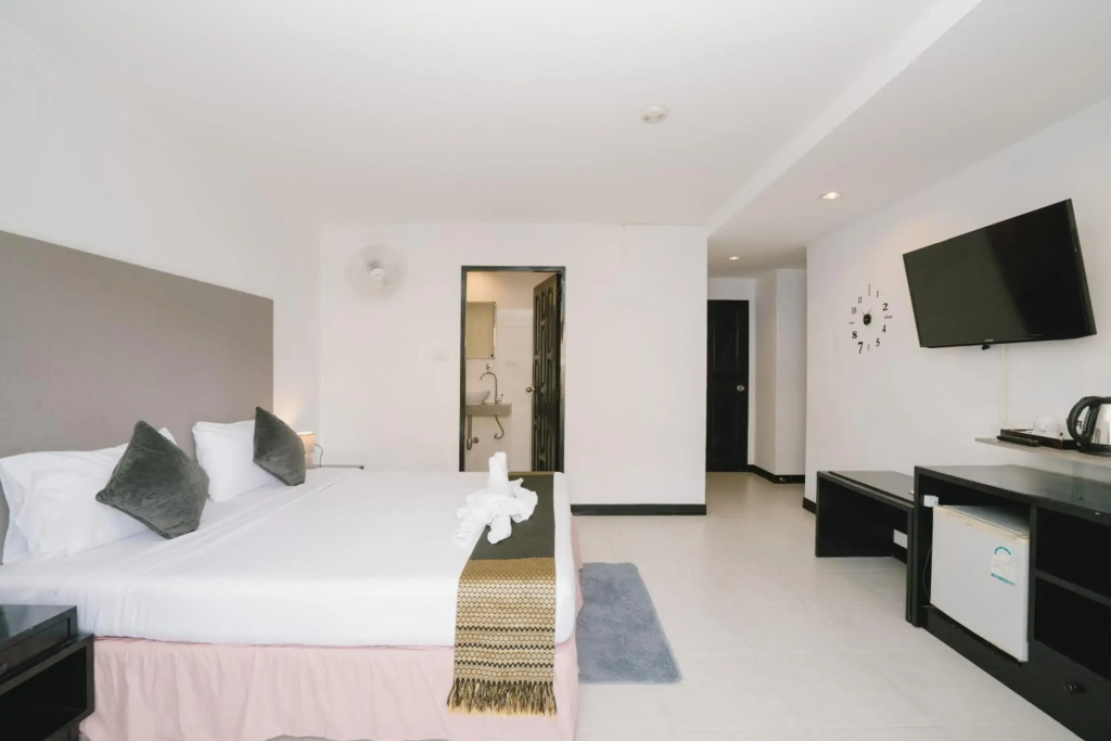 Noble House Patong