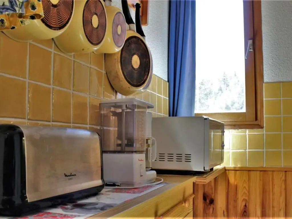 Appartement Risoul, 1 pièce, 4 personnes - FR-1-330-234