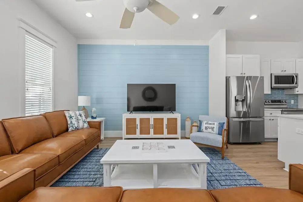 Spectacular 3br 4ba w/ Private Pool, 2 Min Walk to Beach - Sleeps 15!