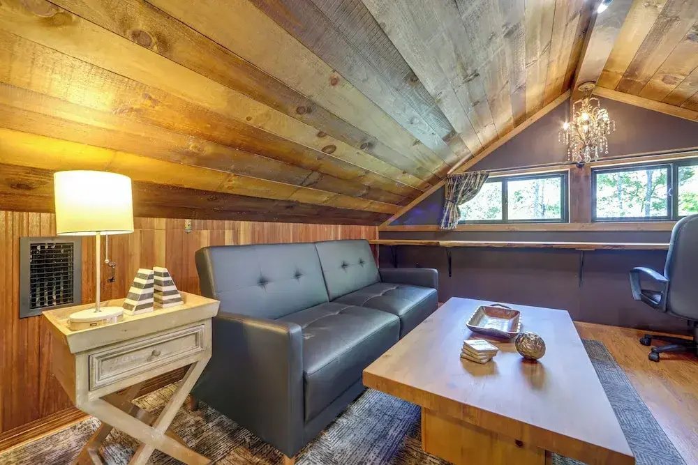 Dreamy Penrose Cabin w/ Panoramic Mountain Views