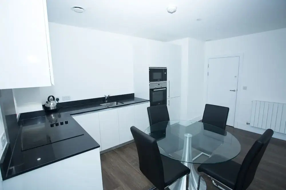 Highview 2-bed Apartment in London