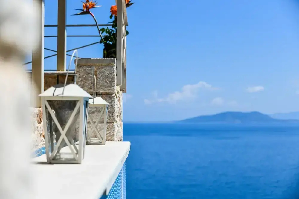 Villa with Striking views over the infinity Pool