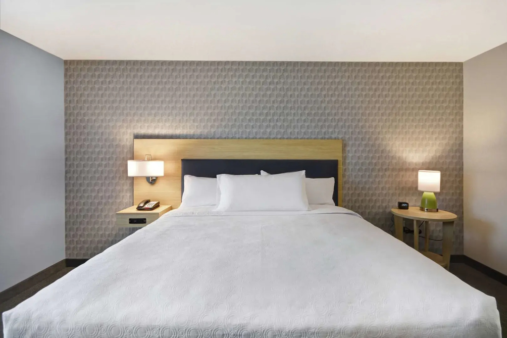 Home2 Suites By Hilton Grand Rapids North