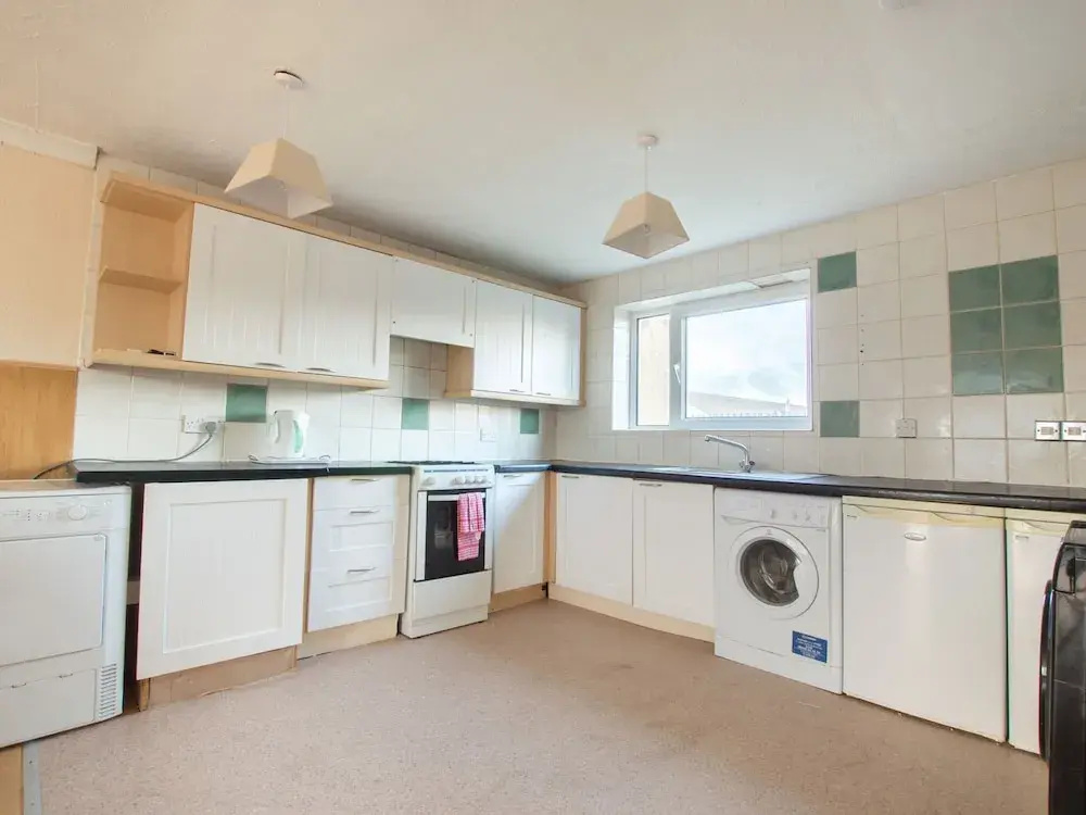 Alluring Holiday Home in Livingston near Town Center