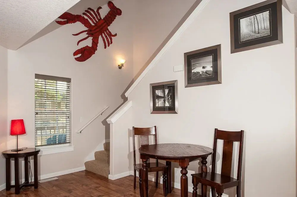 A Lobster Lookout by RedAwning