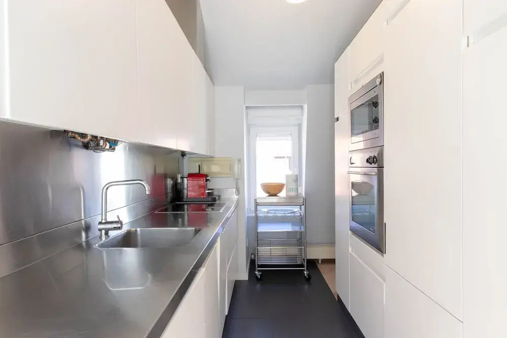 AREETA COZY apartment with parking by Aston Rentals
