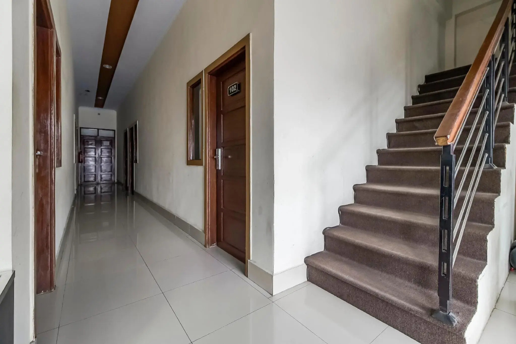 RedDoorz near Mall Panakkukang 3