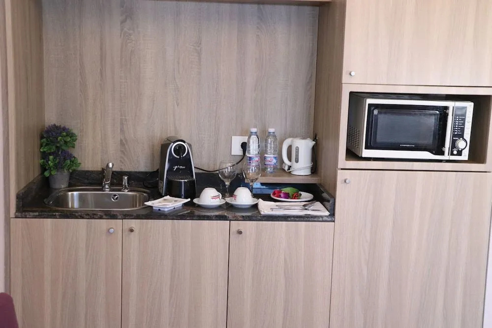 HOtello guest suites