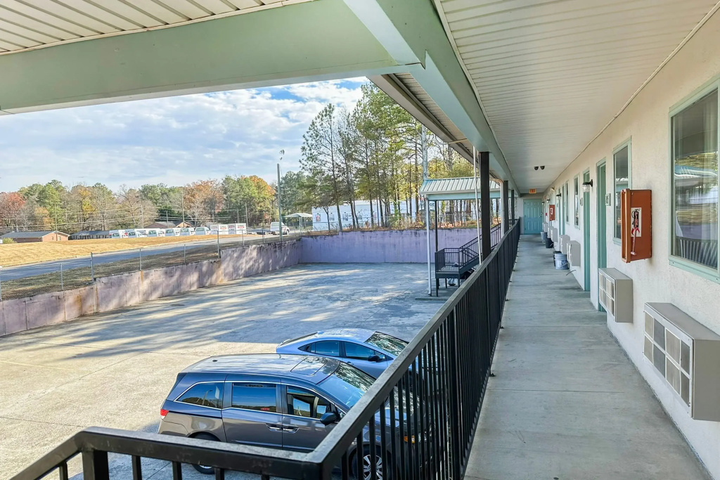 Garden Inn & Suites