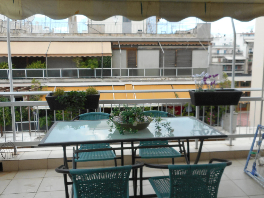 Snug apartment in Αθήνα with veranda