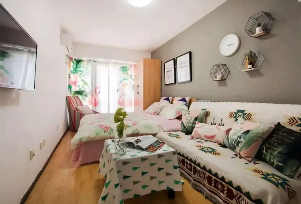 Life Times Cozy Room Downtown